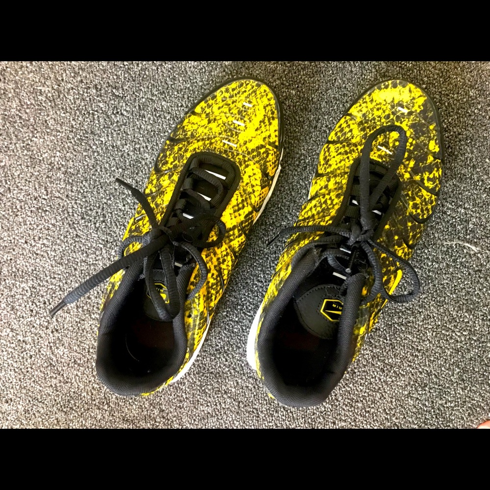 Nike Yellow Snakeskin Sneakers - Size 7.5
